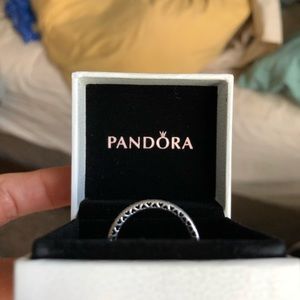 USED 💍Hearts of PANDORA ring, clear CZ